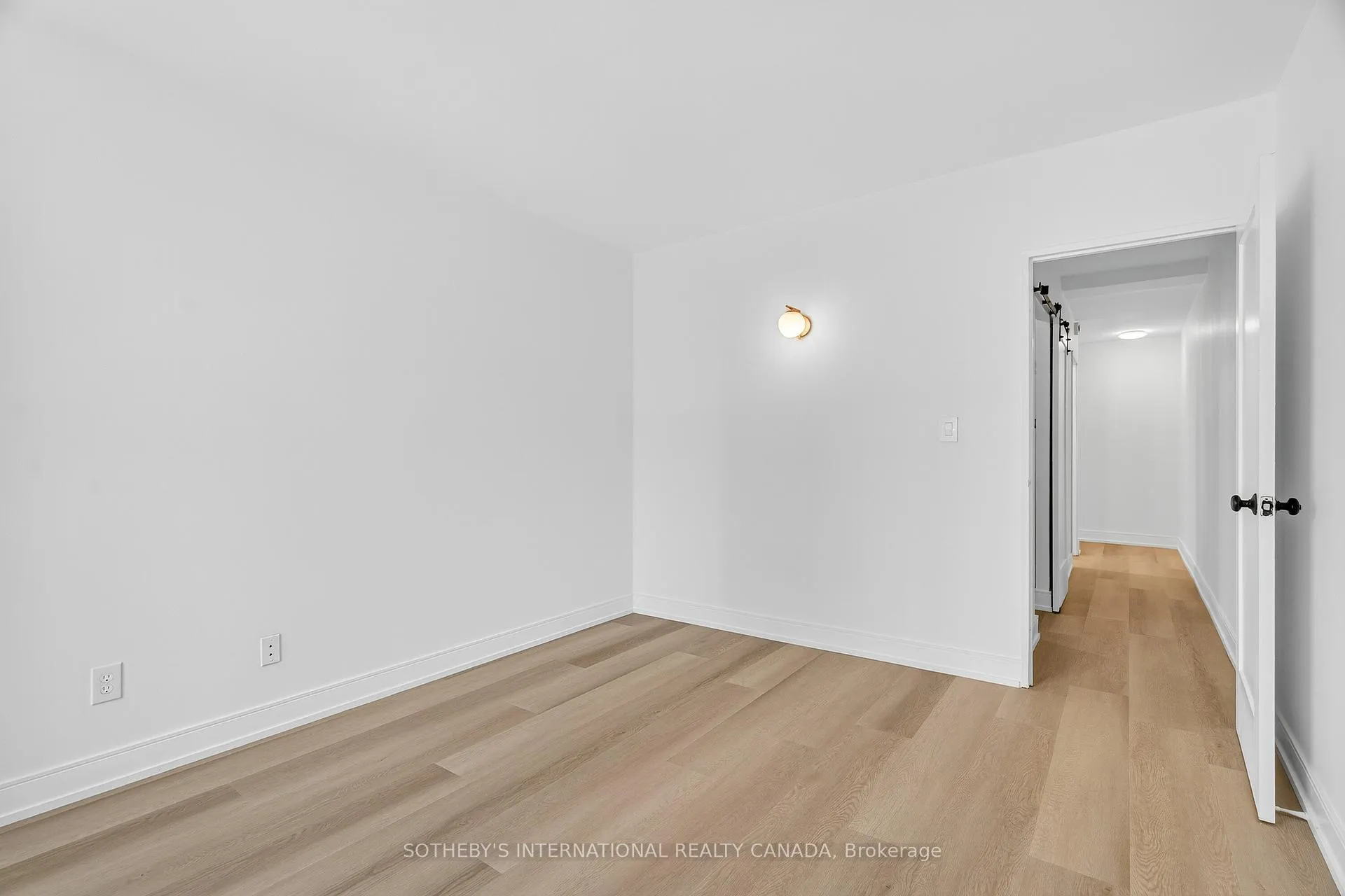 Photo 33 of Unit 1423, 33 Harbour Square, Toronto, Waterfront Communities — HOMEH