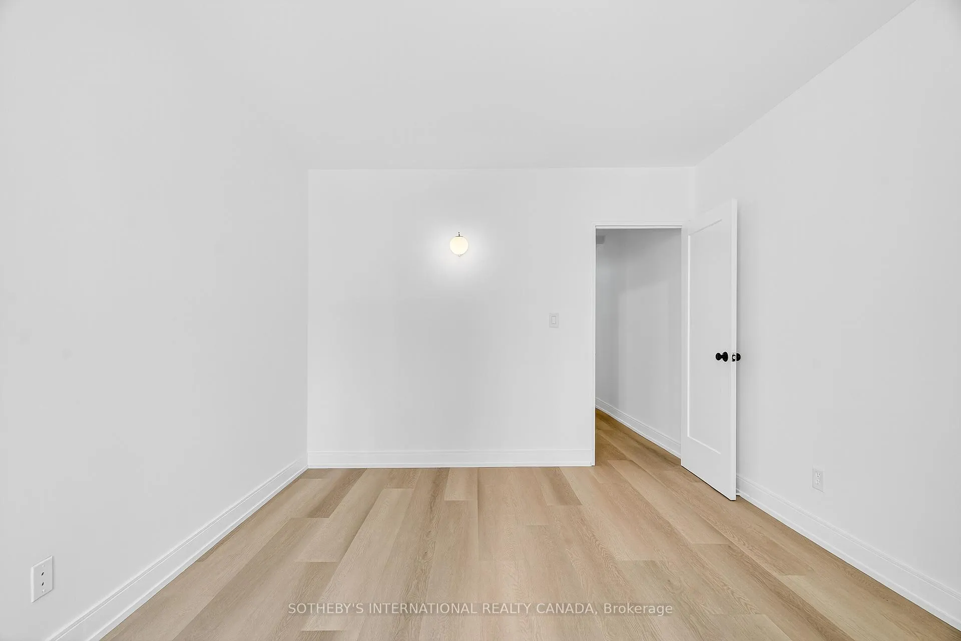 Photo 34 of Unit 1423, 33 Harbour Square, Toronto, Waterfront Communities — HOMEH