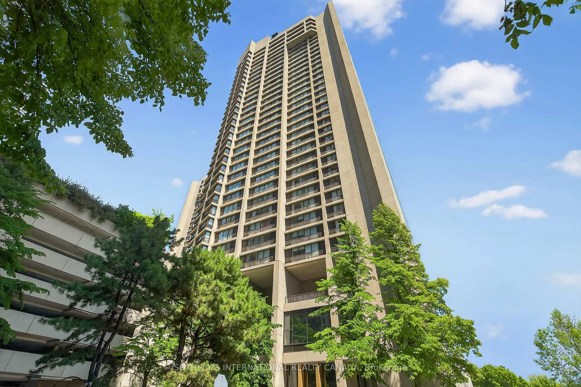 Front of Unit 1423, 33 Harbour Square