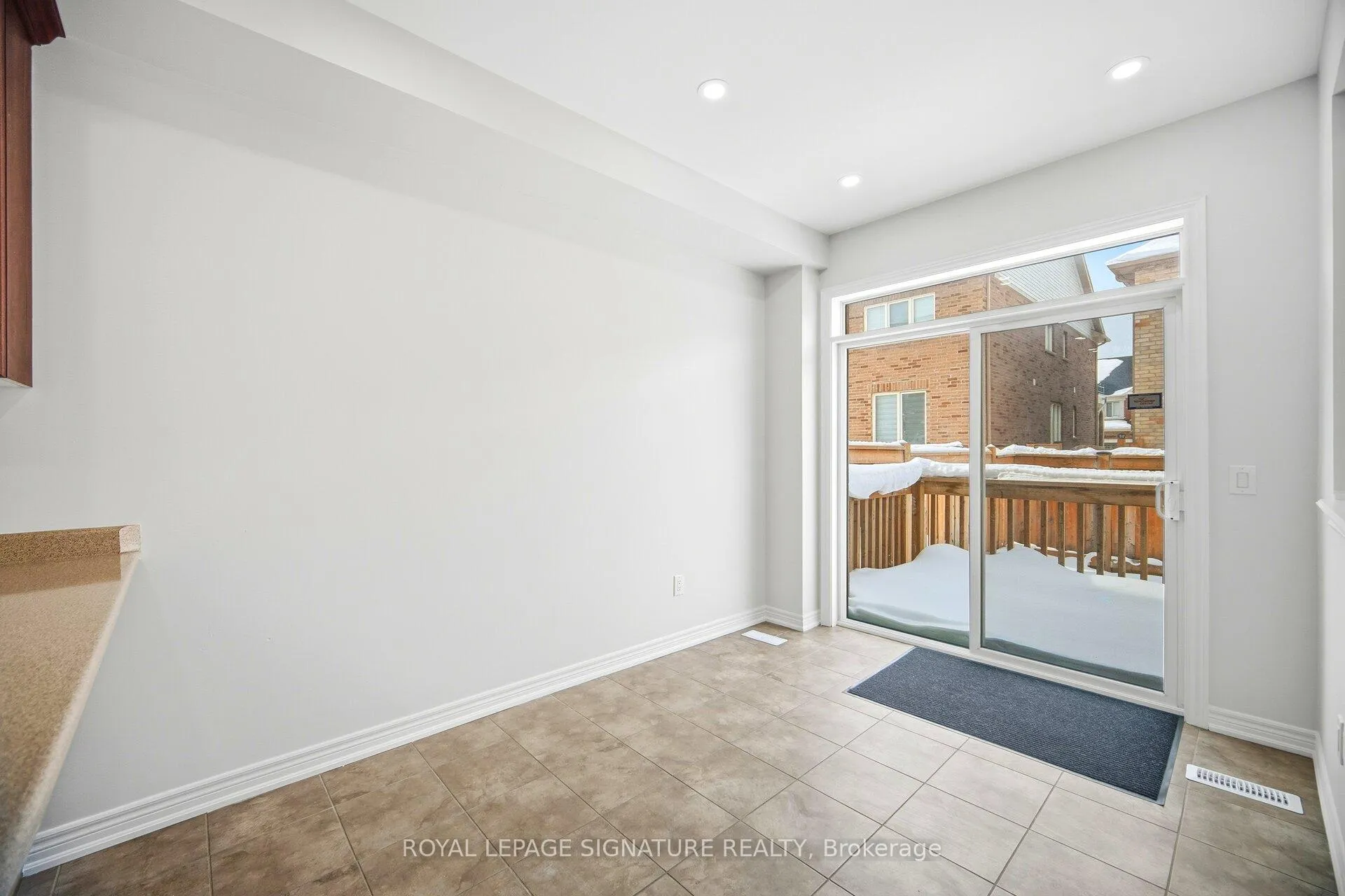Photo 5 of 44 Rangemore Road, Brampton, Northwest Brampton — HOMEH