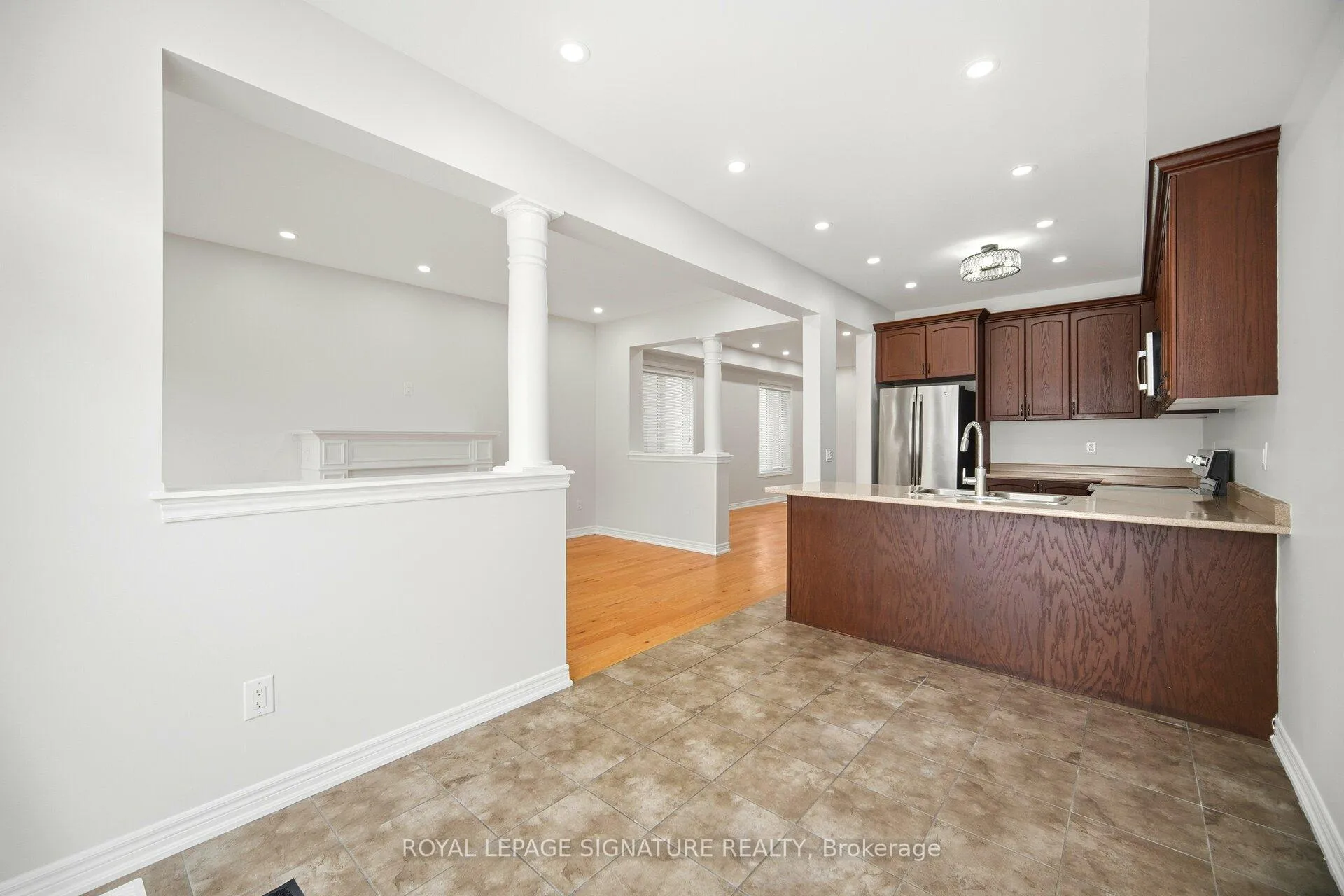 Photo 6 of 44 Rangemore Road, Brampton, Northwest Brampton — HOMEH