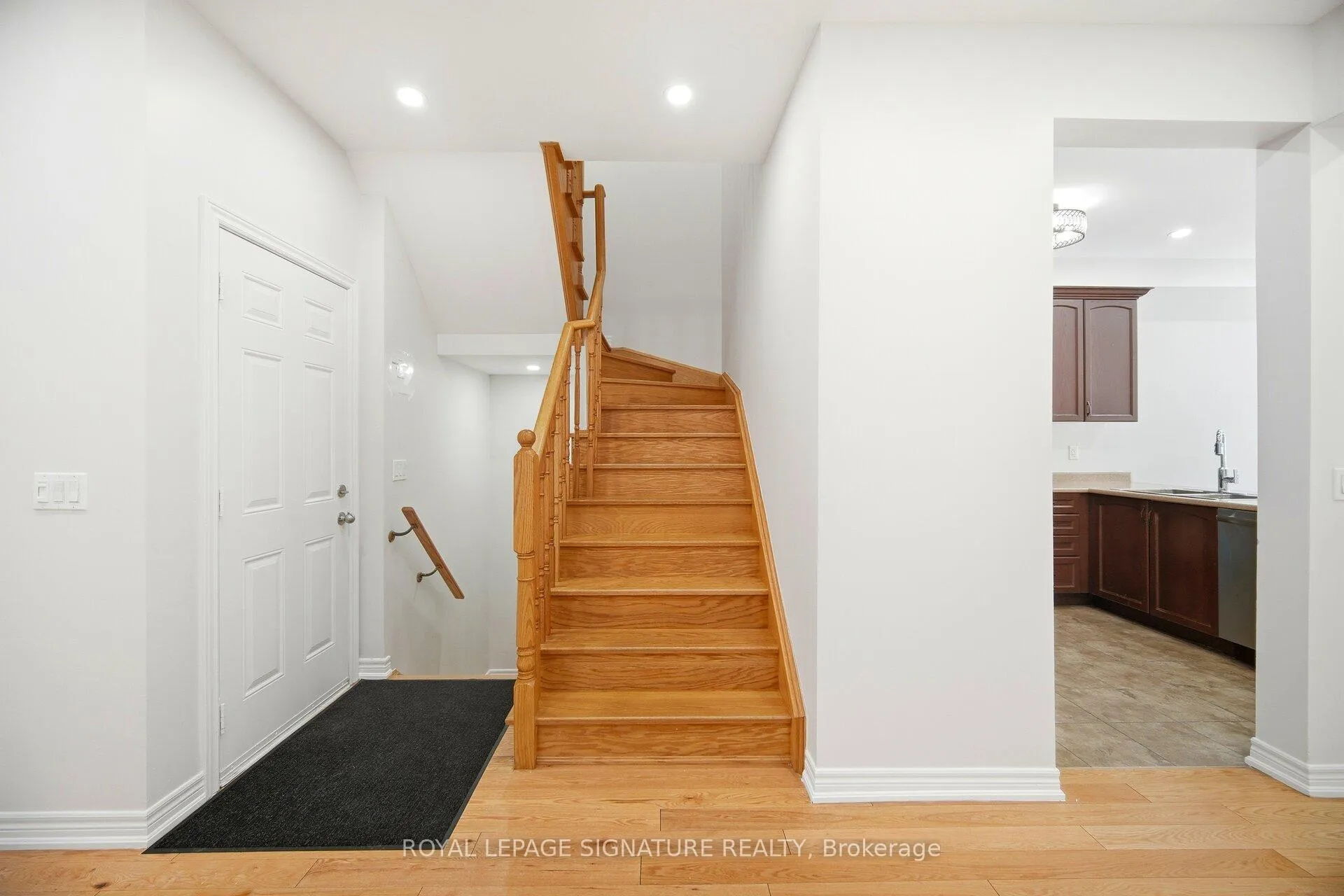 Photo 11 of 44 Rangemore Road, Brampton, Northwest Brampton — HOMEH