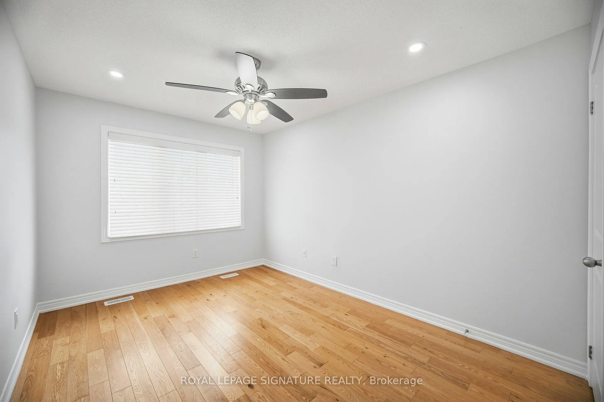 Photo 16 of 44 Rangemore Road, Brampton, Northwest Brampton — HOMEH