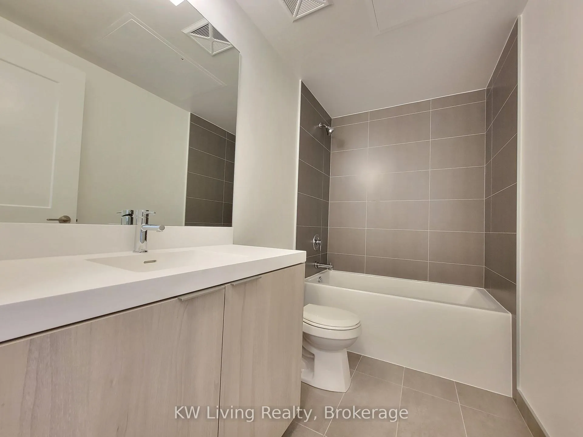 Photo 4 of Unit 4821, 28 Widmer Street, Toronto, Waterfront Communities — HOMEH