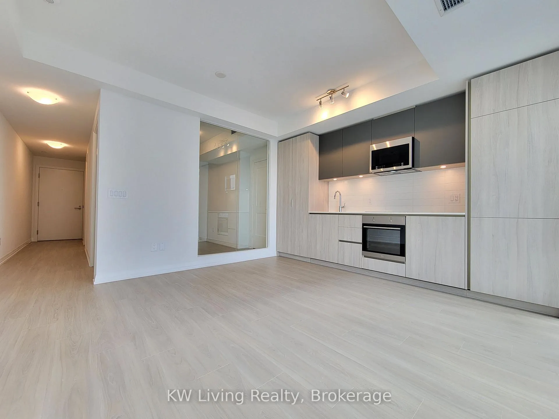 Photo 8 of Unit 4821, 28 Widmer Street, Toronto, Waterfront Communities — HOMEH