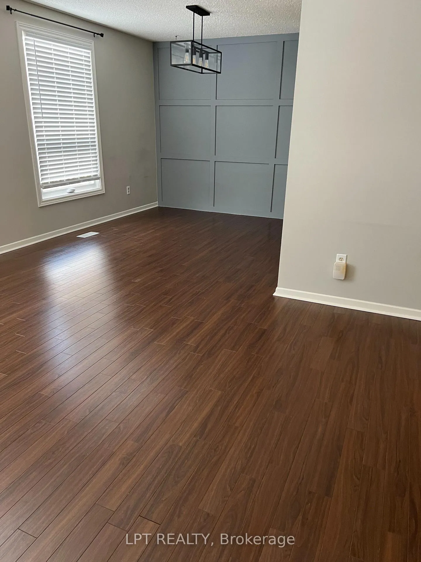 Photo 5 of 20 Glenbrook Drive, Guelph, Victoria North — HOMEH