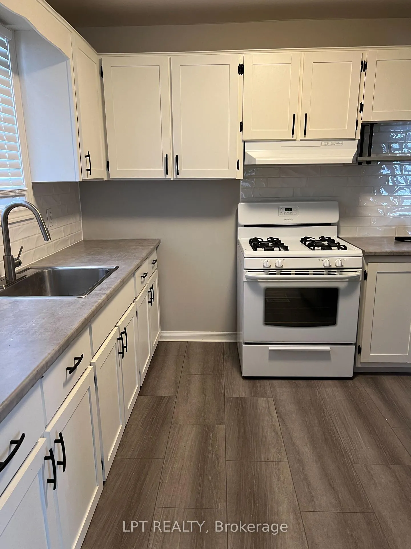 Photo 9 of 20 Glenbrook Drive, Guelph, Victoria North — HOMEH