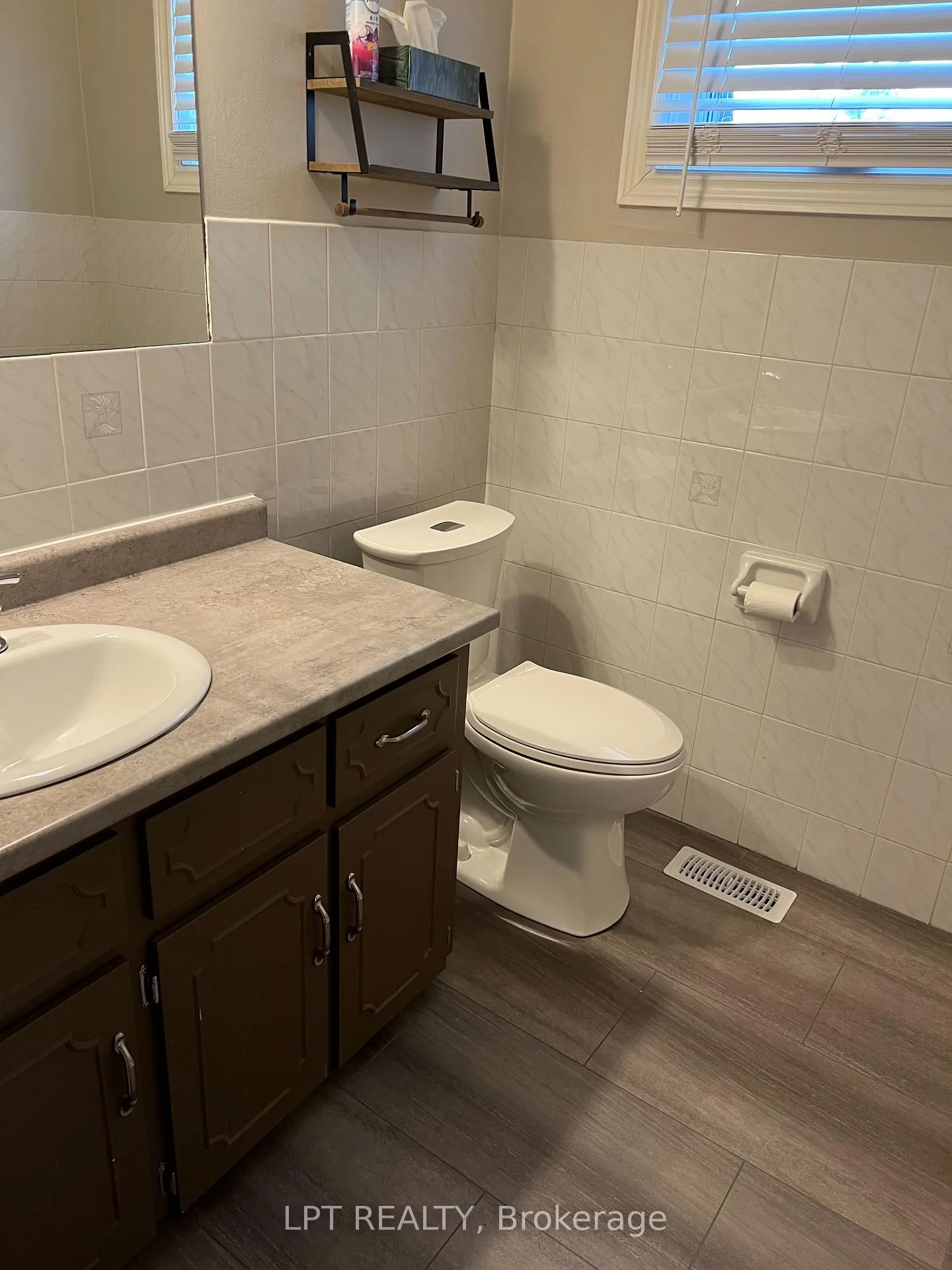 Photo 14 of 20 Glenbrook Drive, Guelph, Victoria North — HOMEH