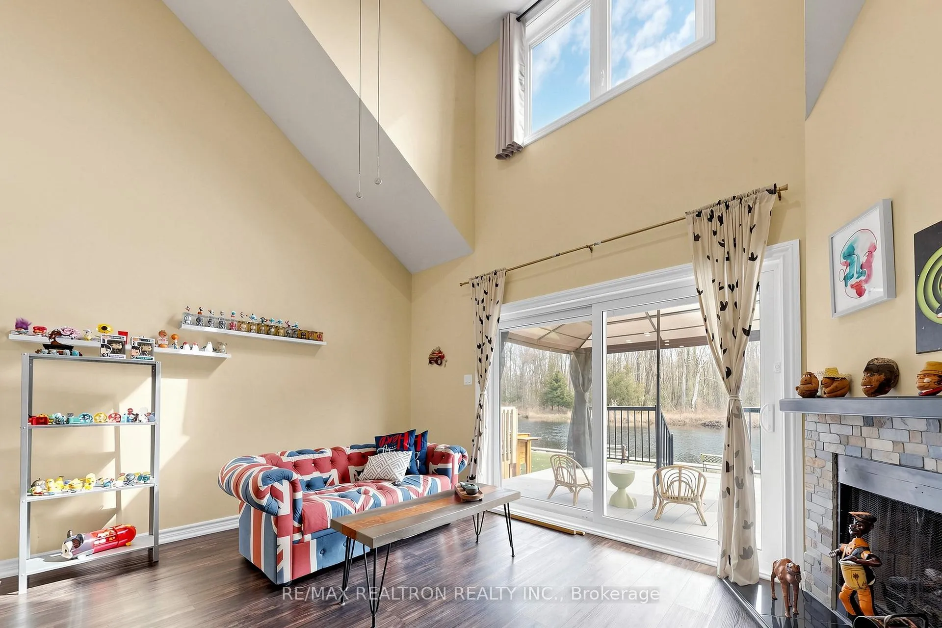 Photo 5 of Unit 9, 41 Laguna Parkway, Ramara, Rural Ramara — HOMEH