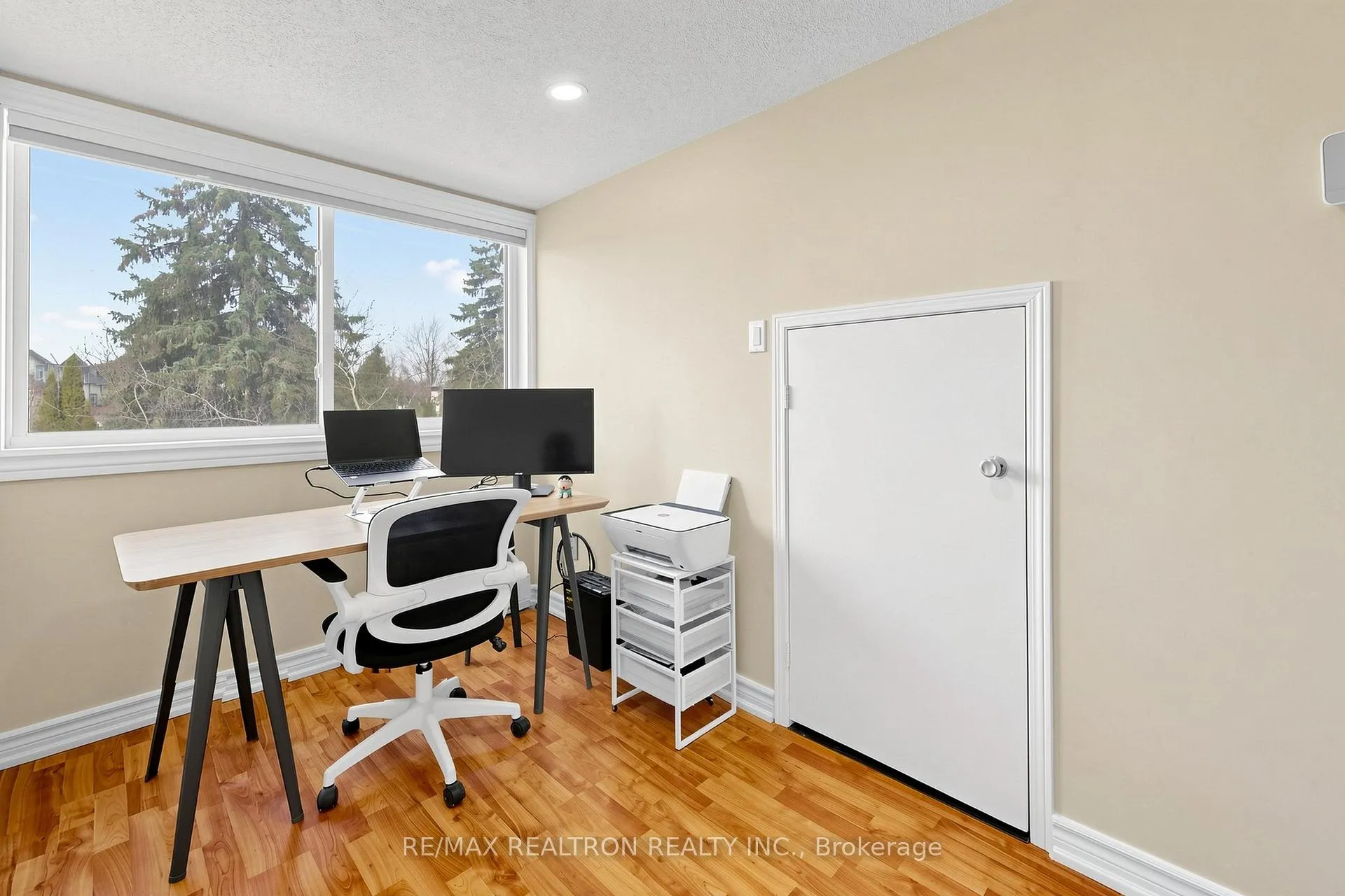 Photo 20 of Unit 9, 41 Laguna Parkway, Ramara, Rural Ramara — HOMEH