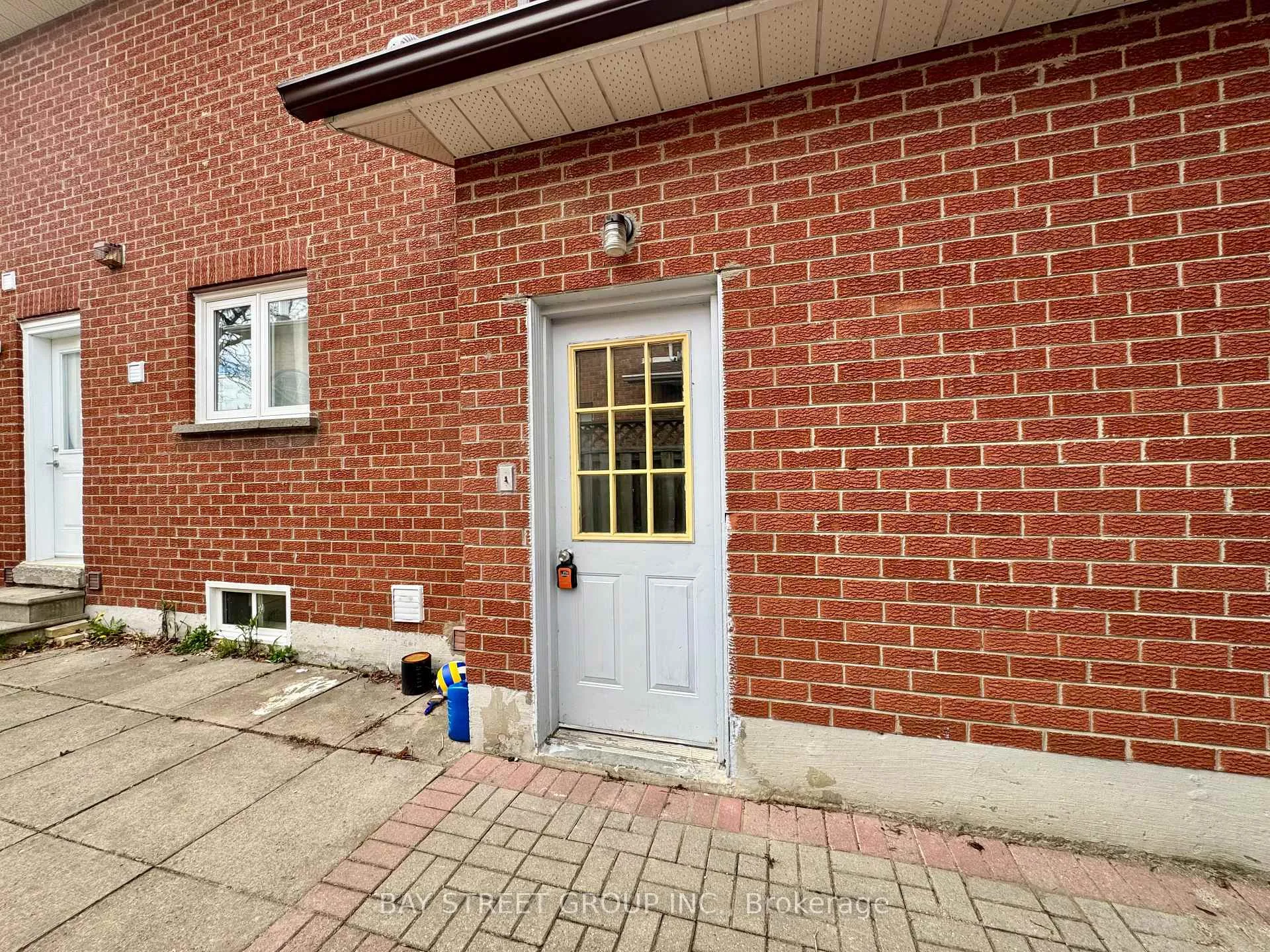 Photo 2 of 11 Cardiff Road, Markham, Milliken Mills East — HOMEH