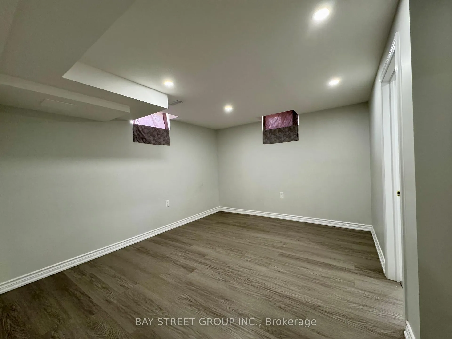 Photo 9 of 11 Cardiff Road, Markham, Milliken Mills East — HOMEH
