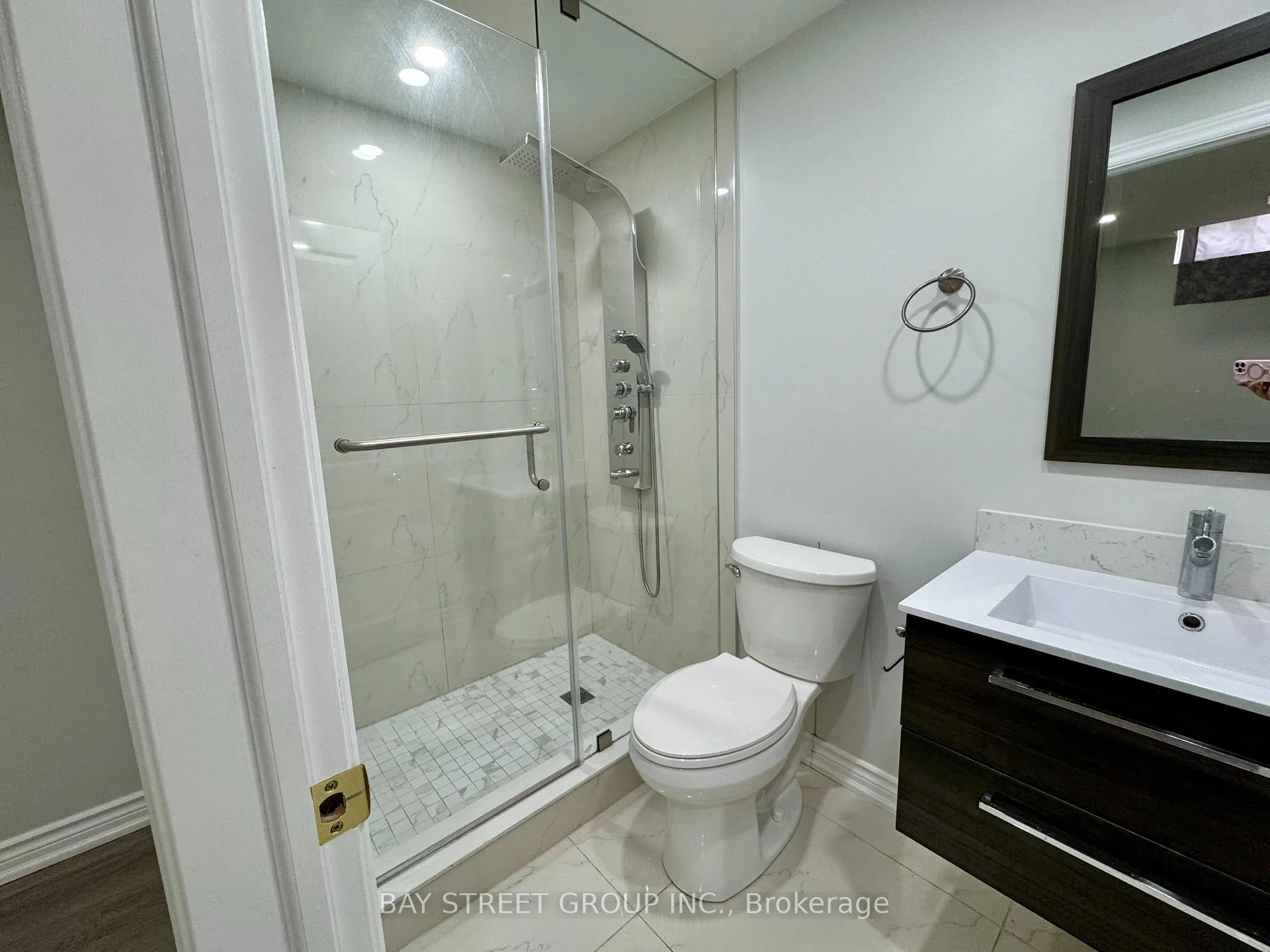 Photo 10 of 11 Cardiff Road, Markham, Milliken Mills East — HOMEH