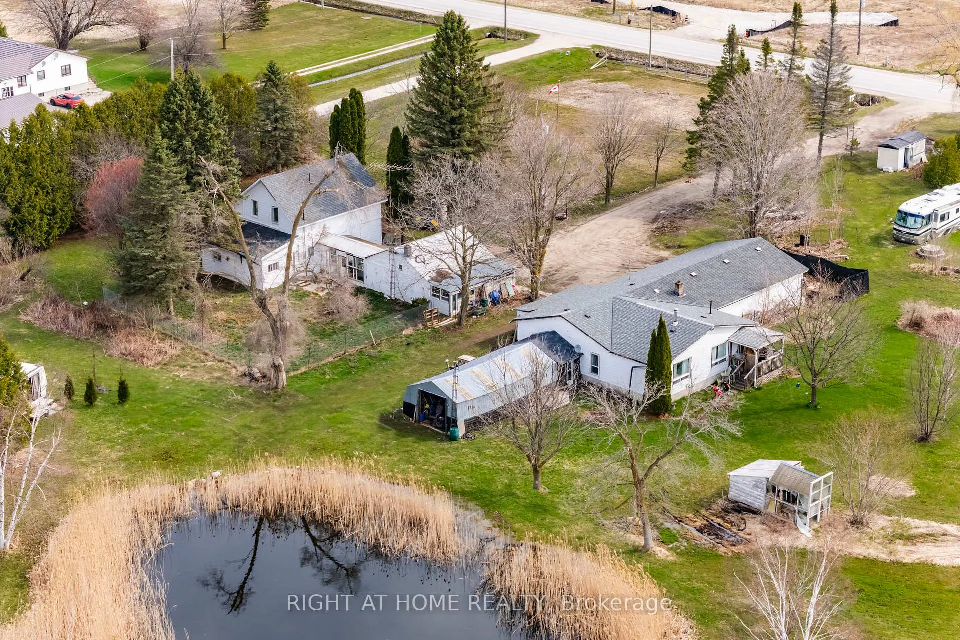 Photo 3 of 1278 County Road 42, Clearview, Stayner — HOMEH