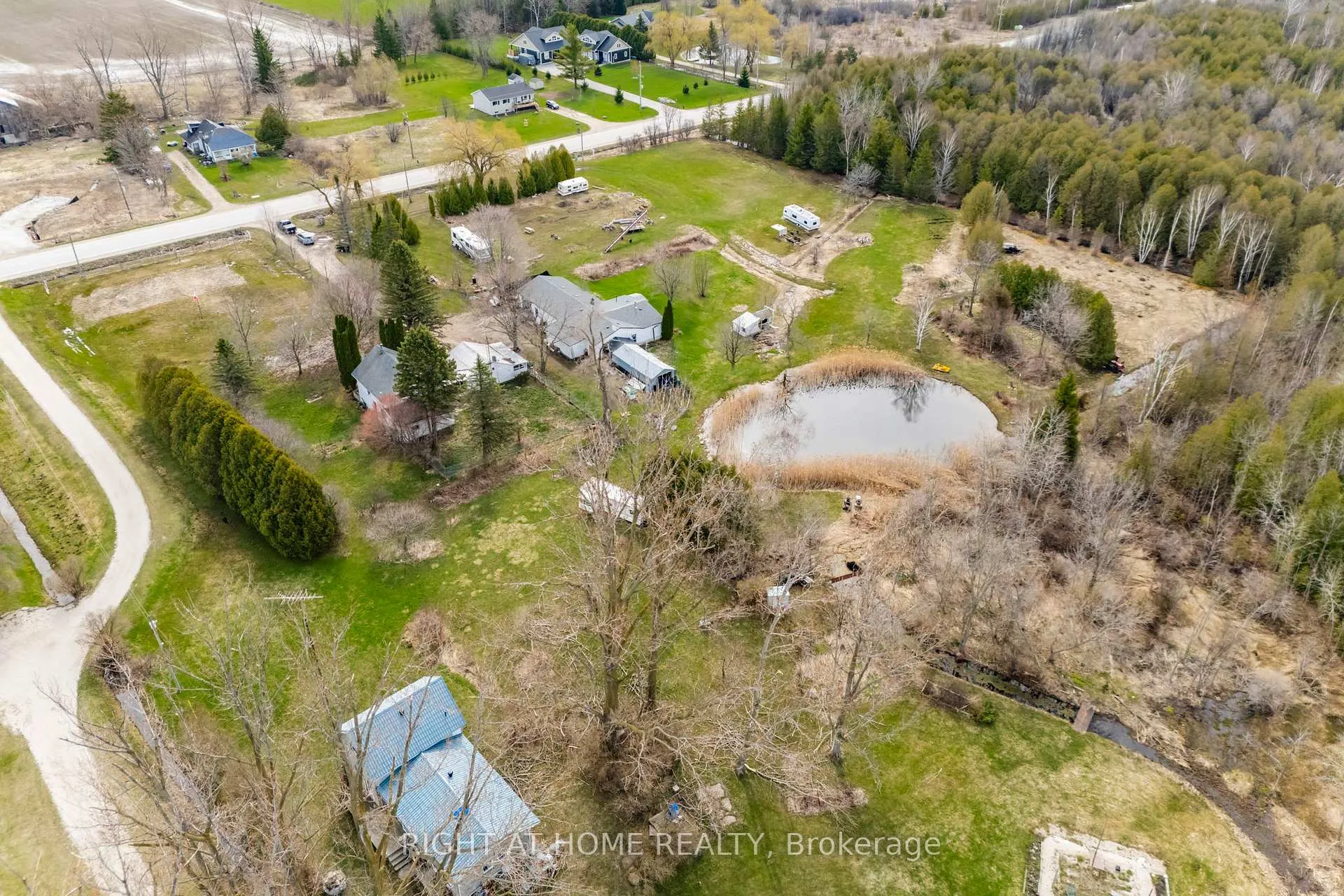 Photo 5 of 1278 County Road 42, Clearview, Stayner — HOMEH