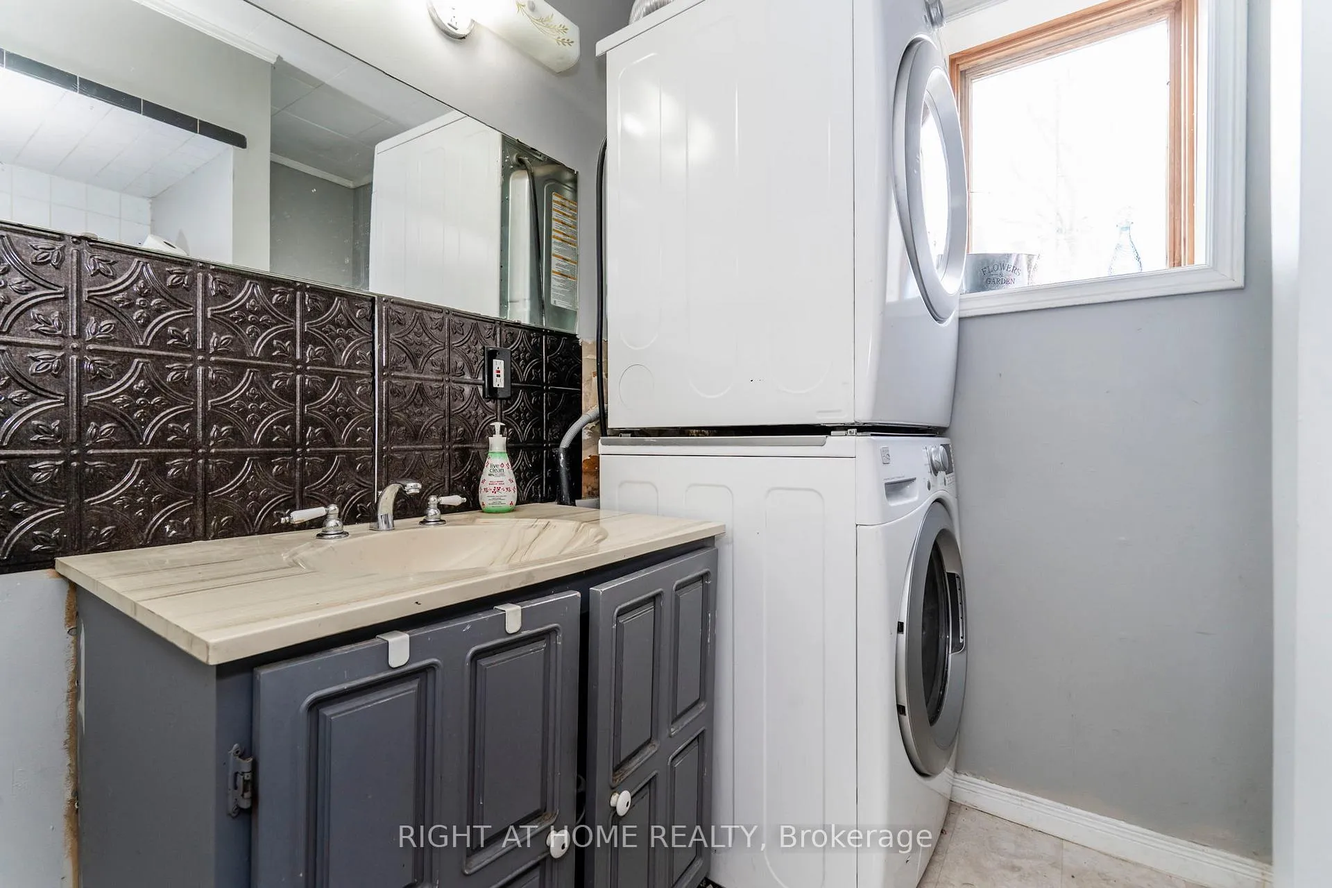Photo 15 of 1278 County Road 42, Clearview, Stayner — HOMEH