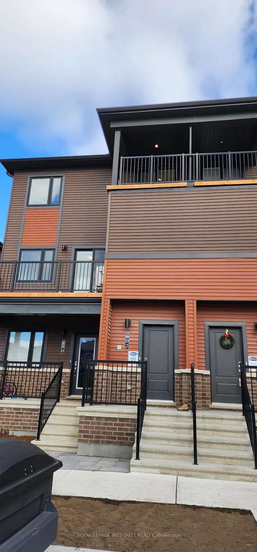 Photo 1 of 602 Parnian Private, Ottawa, Barrhaven - Half Moon Bay — HOMEH