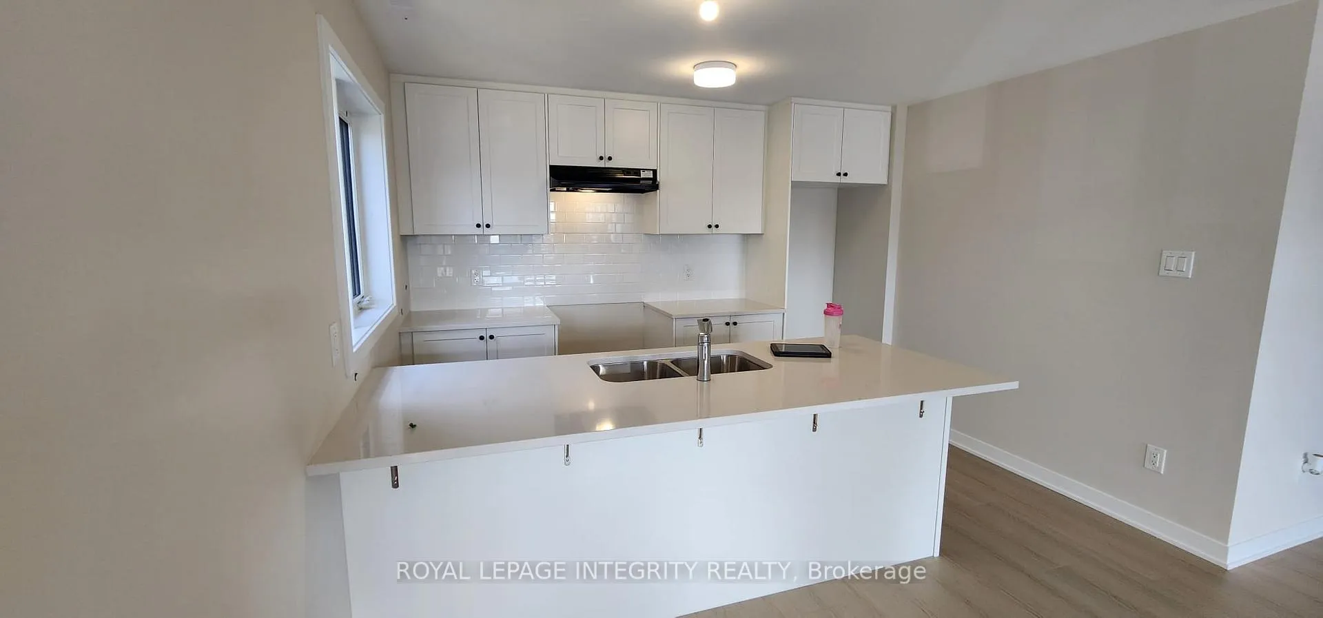 Photo 7 of 602 Parnian Private, Ottawa, Barrhaven - Half Moon Bay — HOMEH