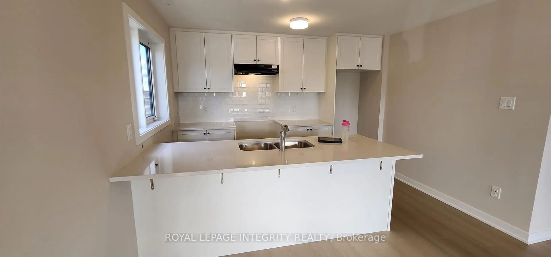 Photo 8 of 602 Parnian Private, Ottawa, Barrhaven - Half Moon Bay — HOMEH