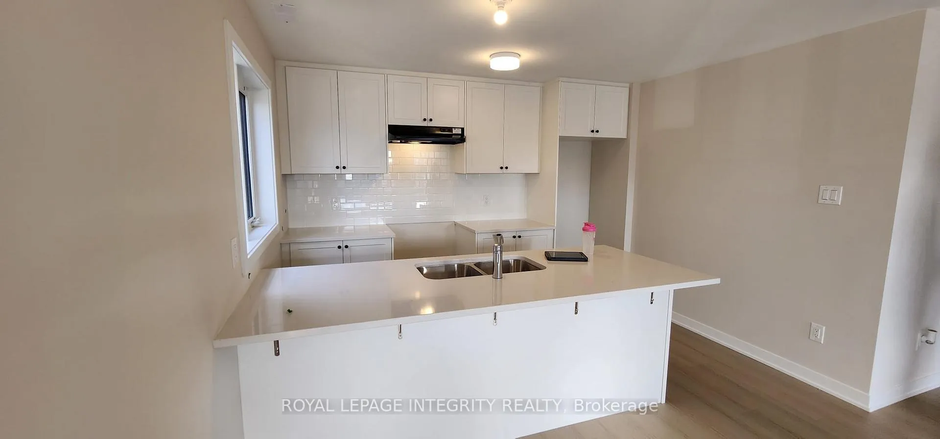 Photo 9 of 602 Parnian Private, Ottawa, Barrhaven - Half Moon Bay — HOMEH