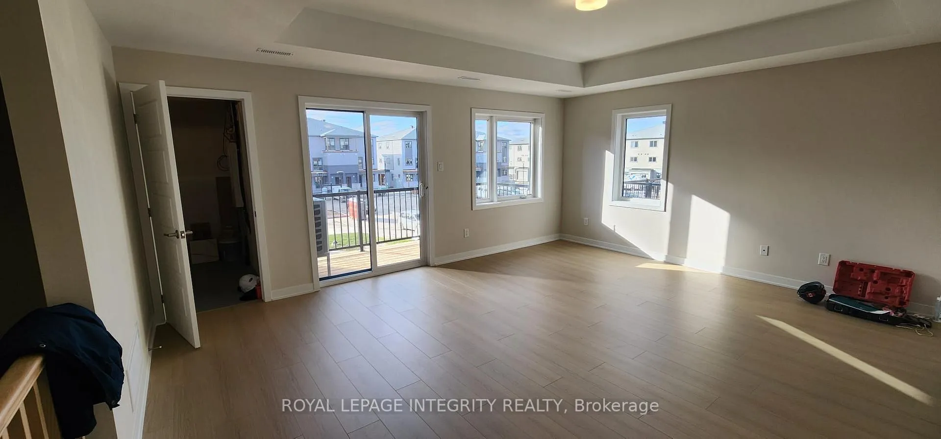 Photo 10 of 602 Parnian Private, Ottawa, Barrhaven - Half Moon Bay — HOMEH