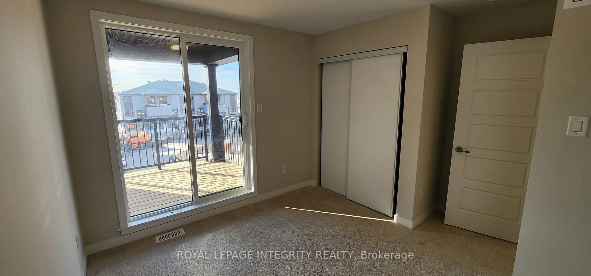 Photo 13 of 602 Parnian Private, Ottawa, Barrhaven - Half Moon Bay — HOMEH