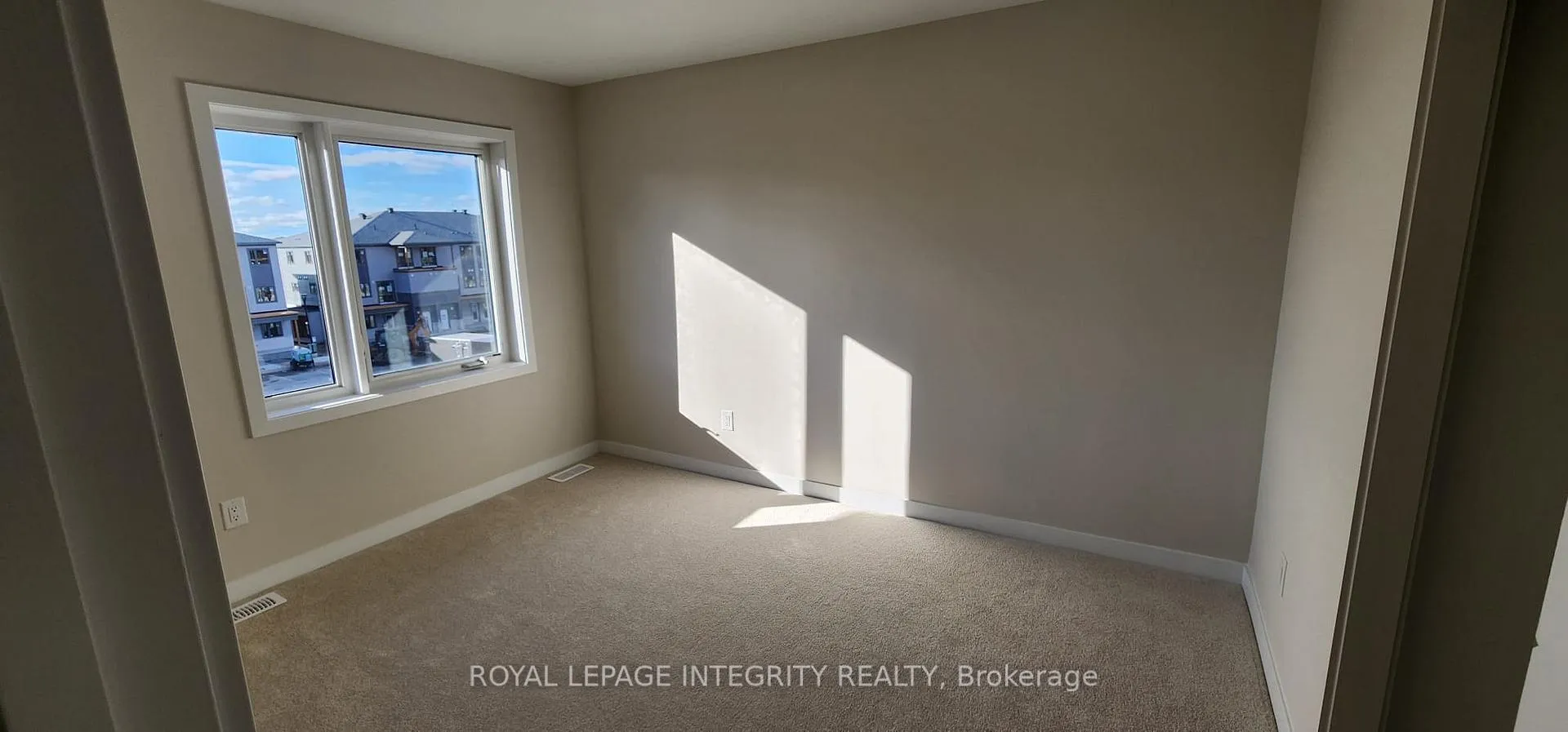 Photo 19 of 602 Parnian Private, Ottawa, Barrhaven - Half Moon Bay — HOMEH