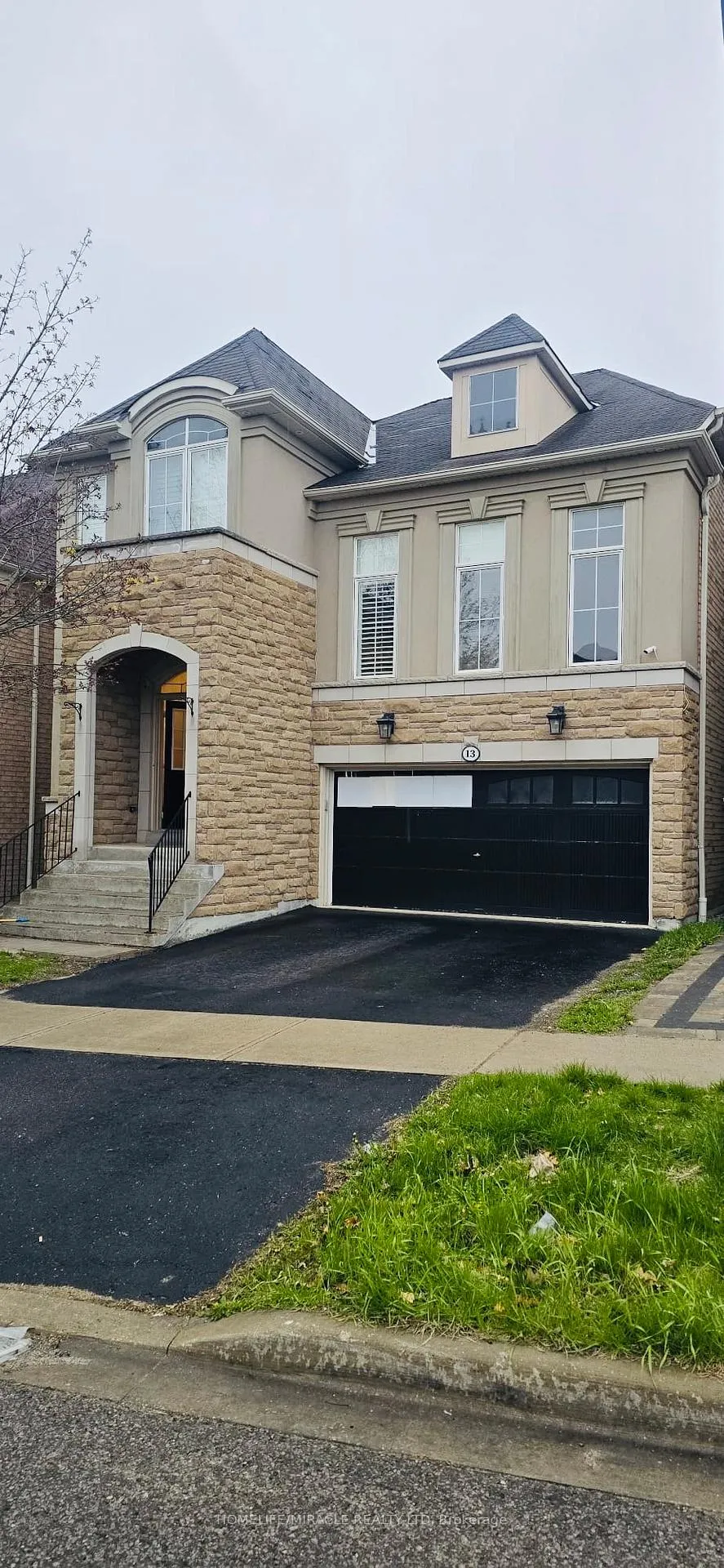 Photo 2 of 13 Muscat Crescent, Ajax, Northeast Ajax — HOMEH