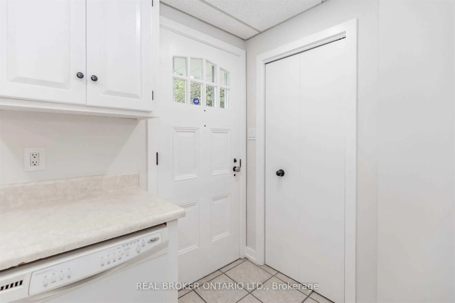 Photo 3 of 156 Clapperton Street, Barrie, Wellington — HOMEH