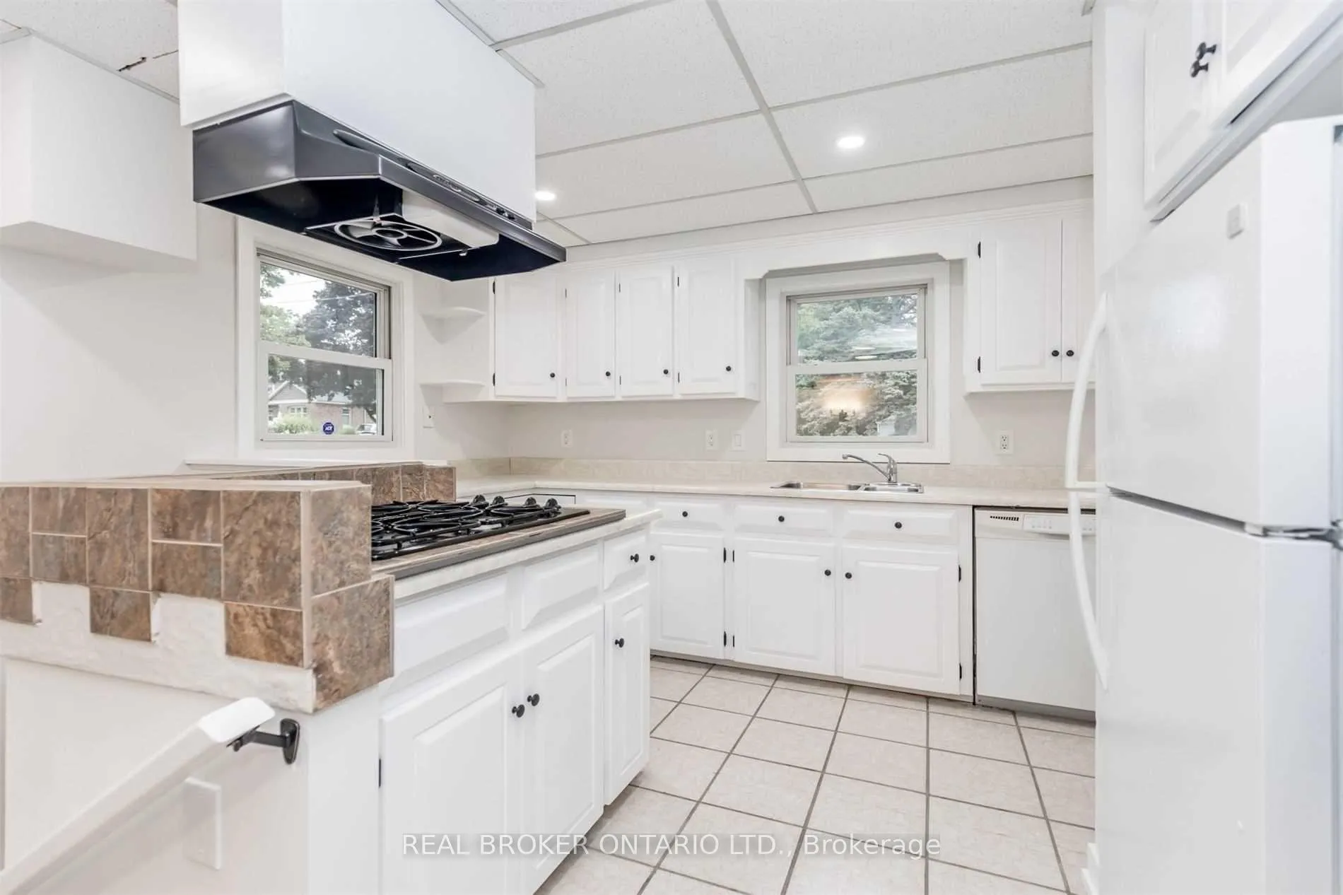 Photo 4 of 156 Clapperton Street, Barrie, Wellington — HOMEH