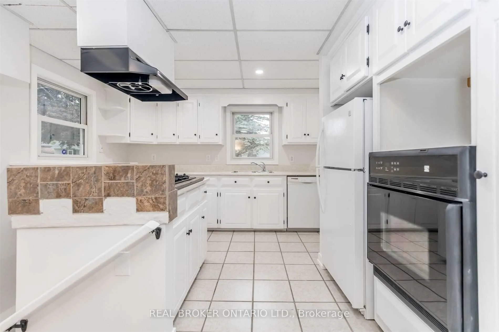 Photo 5 of 156 Clapperton Street, Barrie, Wellington — HOMEH