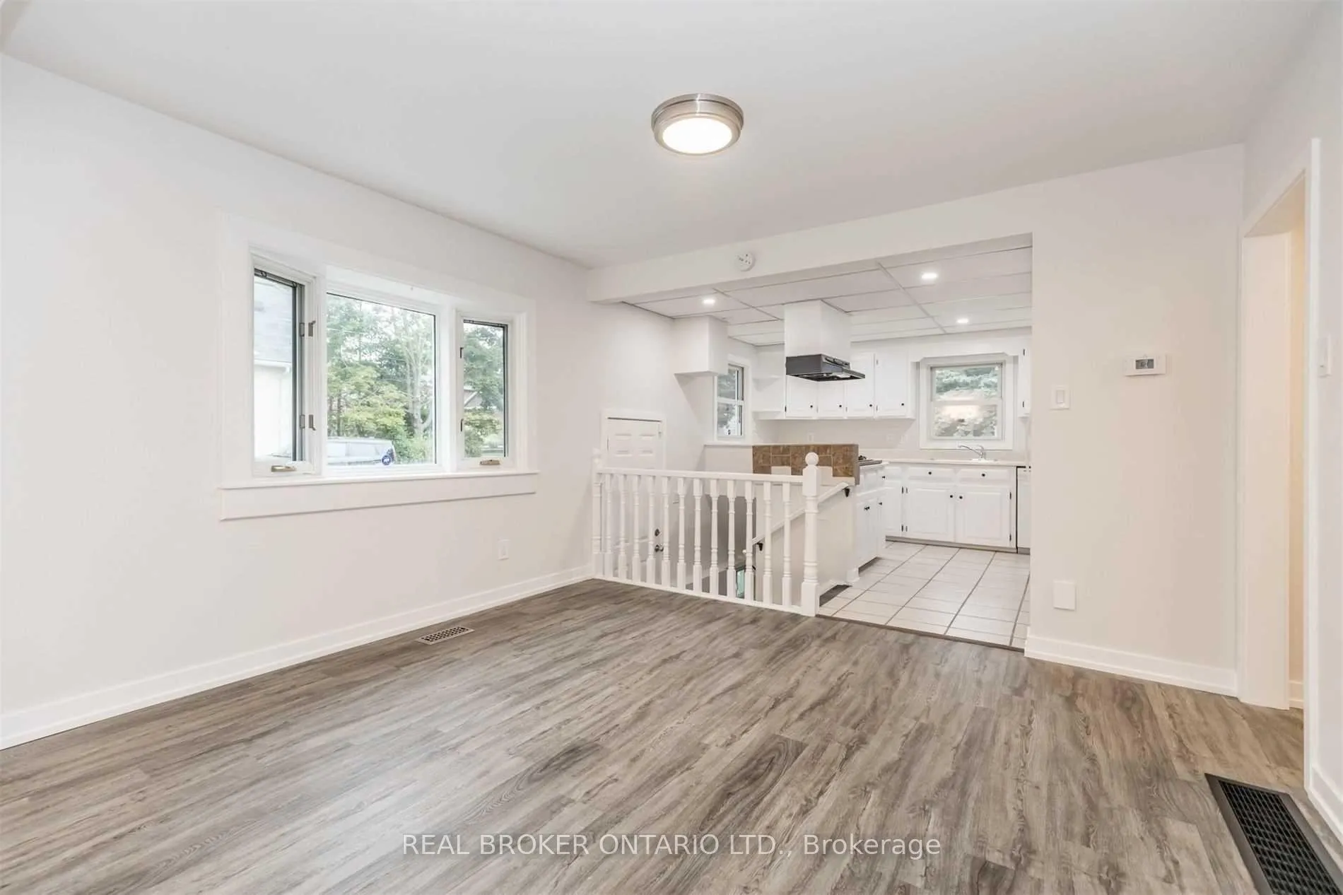 Photo 9 of 156 Clapperton Street, Barrie, Wellington — HOMEH