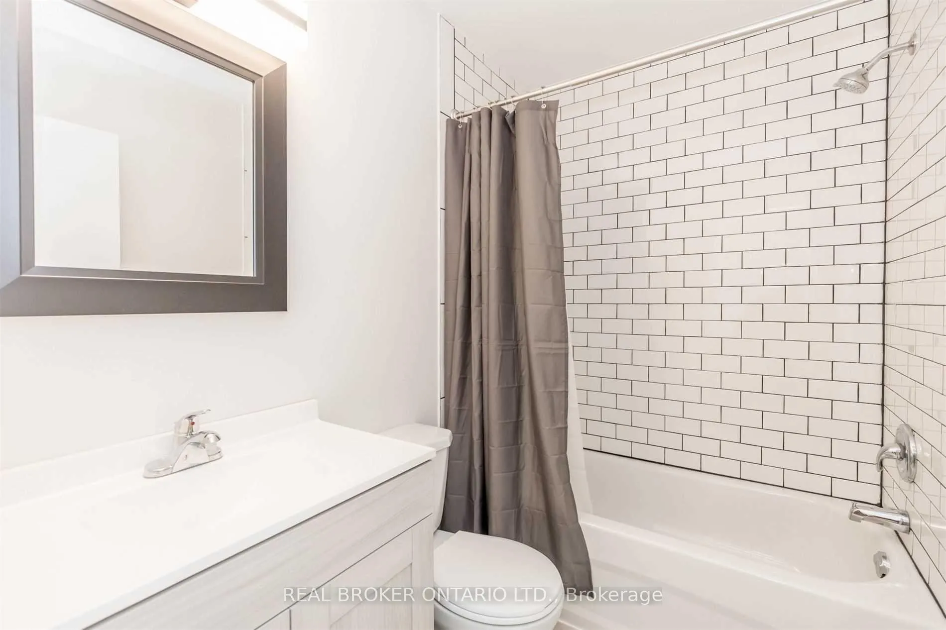 Photo 10 of 156 Clapperton Street, Barrie, Wellington — HOMEH