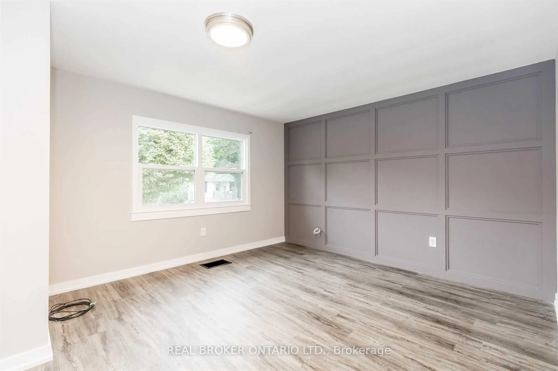Photo 11 of 156 Clapperton Street, Barrie, Wellington — HOMEH