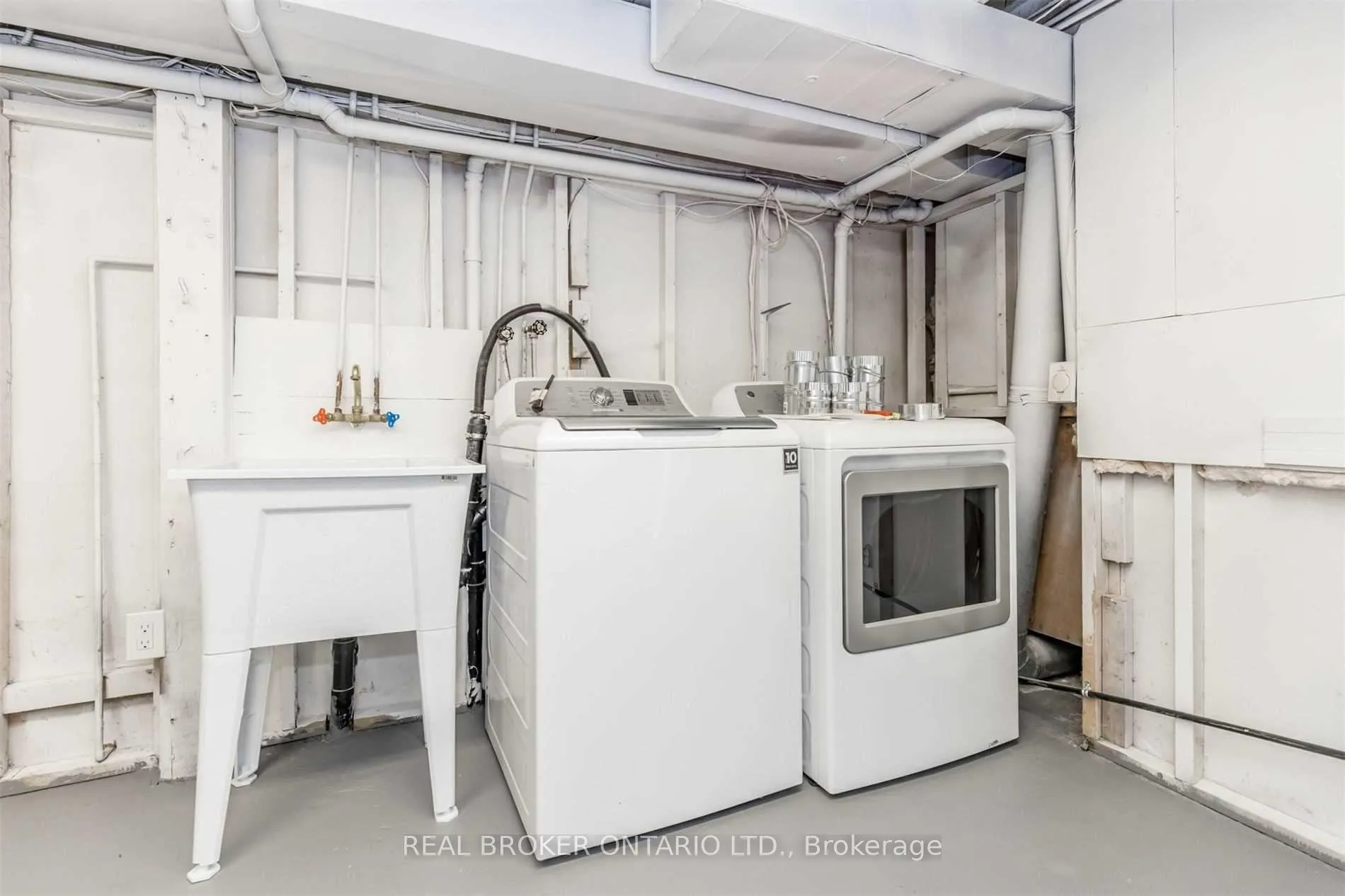 Photo 23 of 156 Clapperton Street, Barrie, Wellington — HOMEH