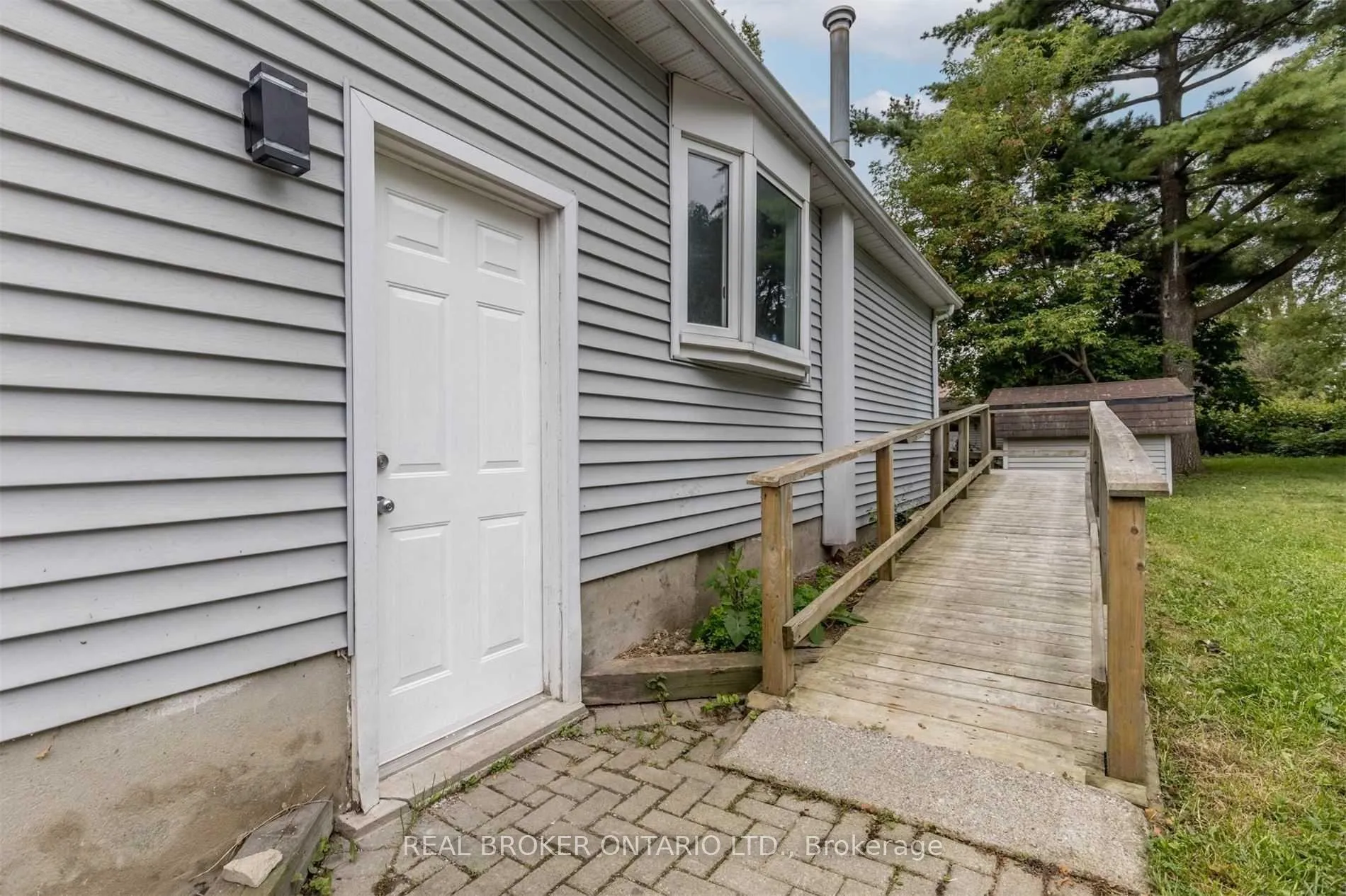 Photo 24 of 156 Clapperton Street, Barrie, Wellington — HOMEH