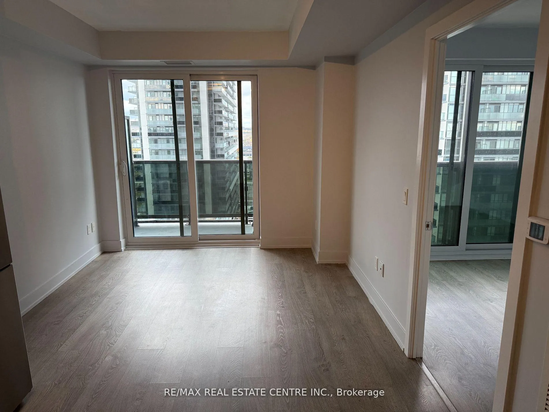 Photo 6 of Unit 1213, 2250 Simcoe Street, Oshawa, Windfields — HOMEH