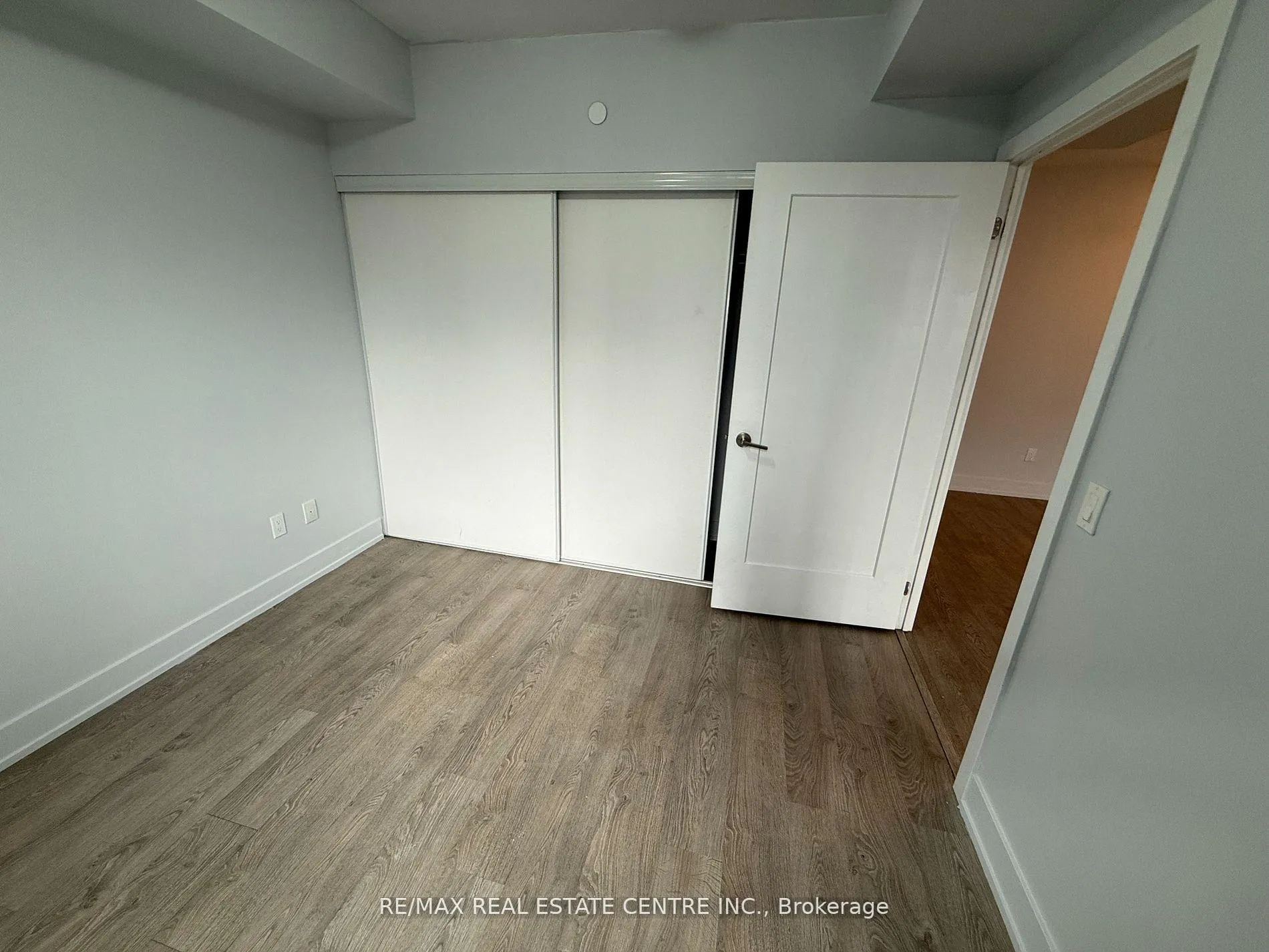 Photo 8 of Unit 1213, 2250 Simcoe Street, Oshawa, Windfields — HOMEH