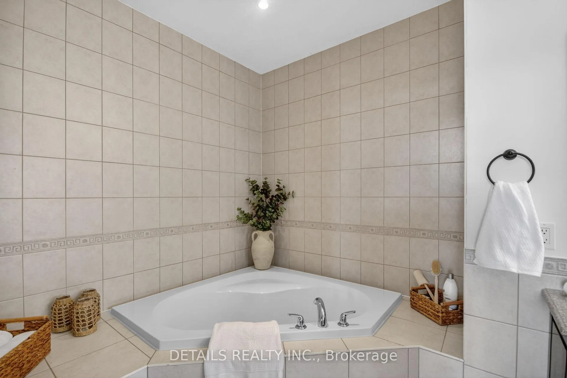 Photo 30 of 223 Flodden Way, Ottawa, Barrhaven East — HOMEH