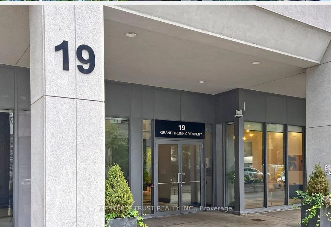 Photo 2 of Unit 2003, 19 Grand Trunk Crescent, Toronto, Waterfront Communities — HOMEH