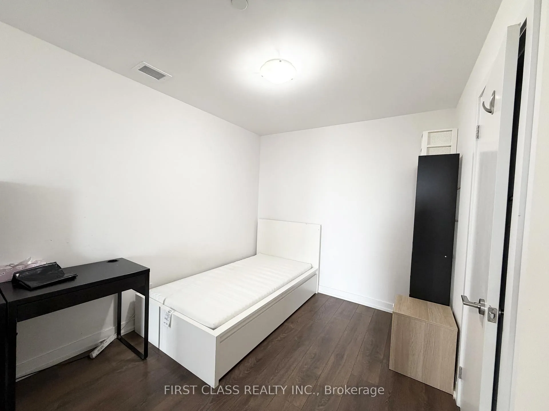 Photo 6 of Unit 823, 297 College Street, Toronto, Kensington-Chinatown — HOMEH