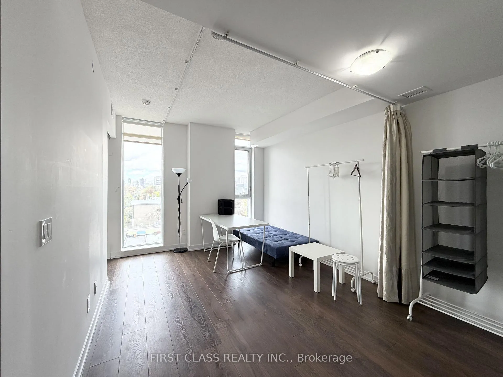 Photo 8 of Unit 823, 297 College Street, Toronto, Kensington-Chinatown — HOMEH