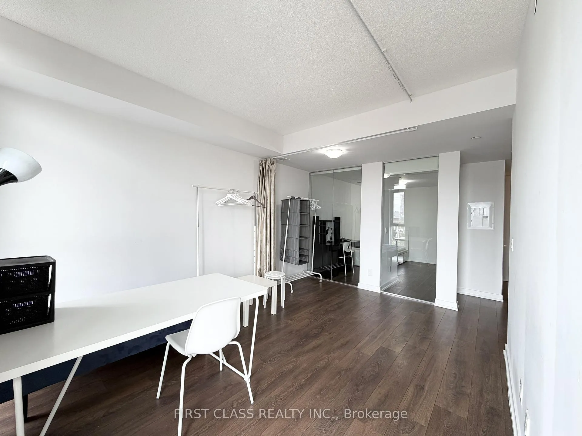 Photo 10 of Unit 823, 297 College Street, Toronto, Kensington-Chinatown — HOMEH