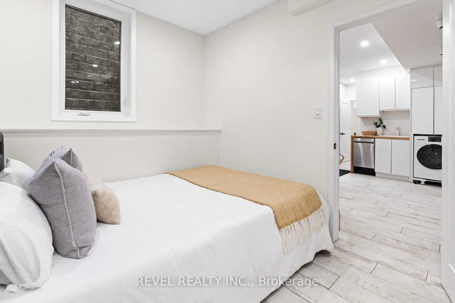 Photo 7 of Unit Lower, 89 Foxley Street, Toronto, Trinity-Bellwoods — HOMEH