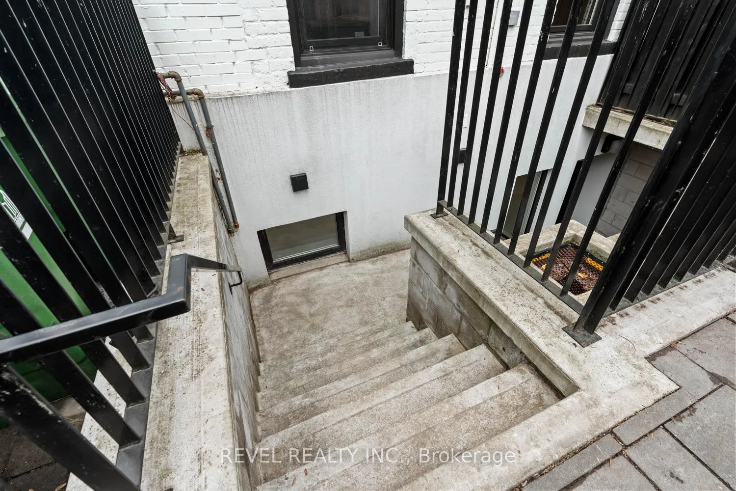 Photo 15 of Unit Lower, 89 Foxley Street, Toronto, Trinity-Bellwoods — HOMEH