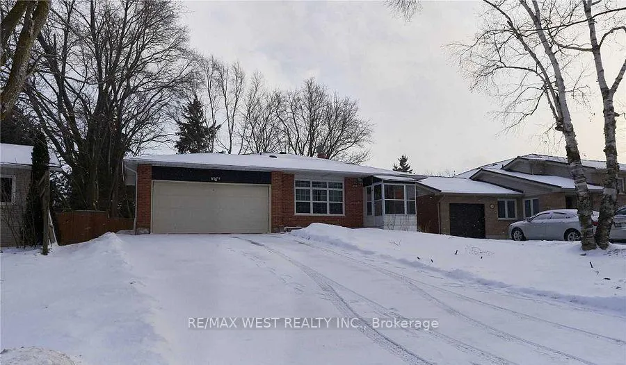 Photo 2 of 323 Centre Street, Shelburne — HOMEH