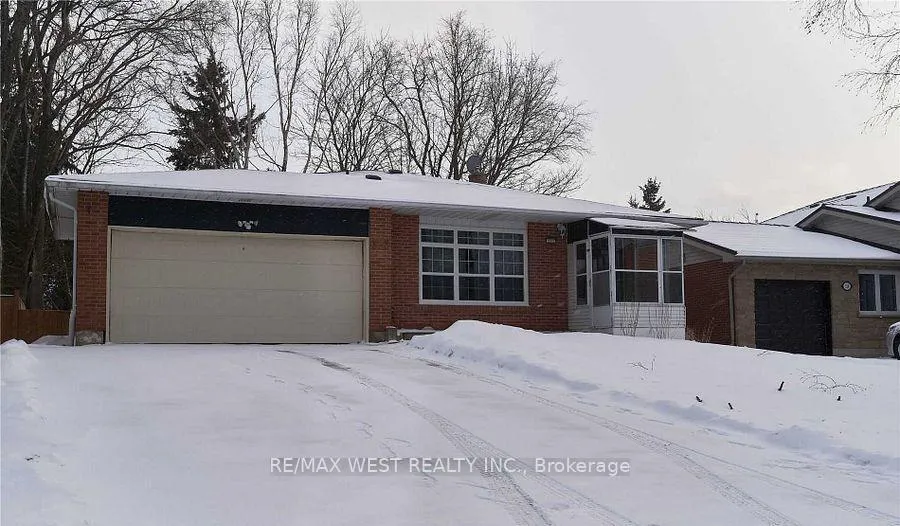 Photo 3 of 323 Centre Street, Shelburne — HOMEH