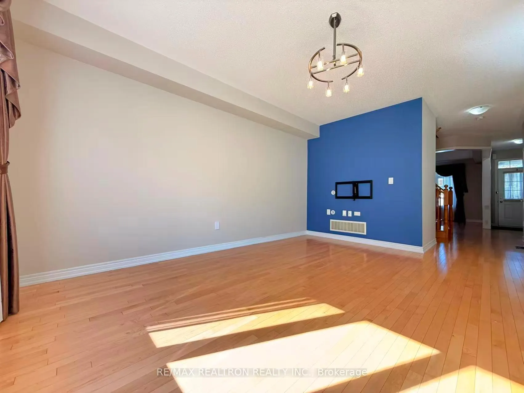 Photo 9 of 7 Hyacinth Street, Markham, Wismer — HOMEH