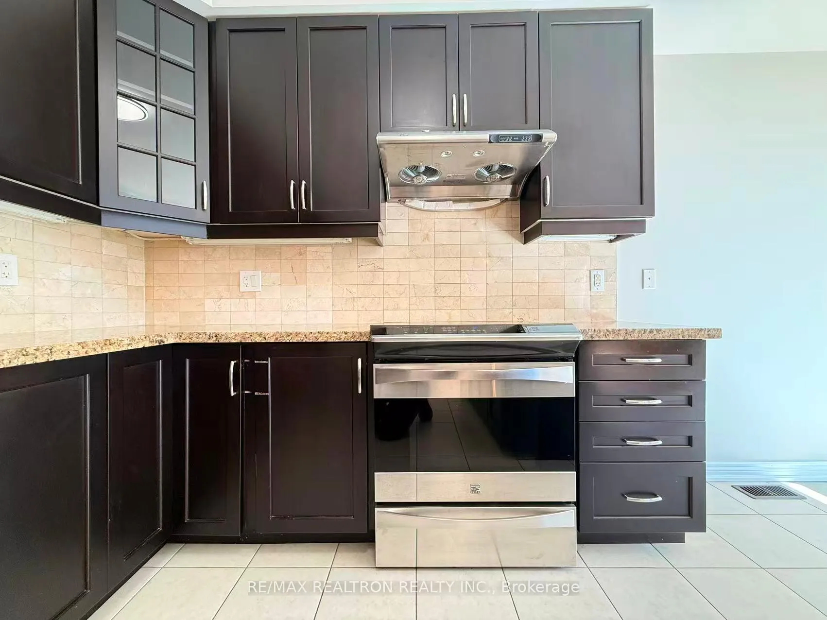 Photo 13 of 7 Hyacinth Street, Markham, Wismer — HOMEH