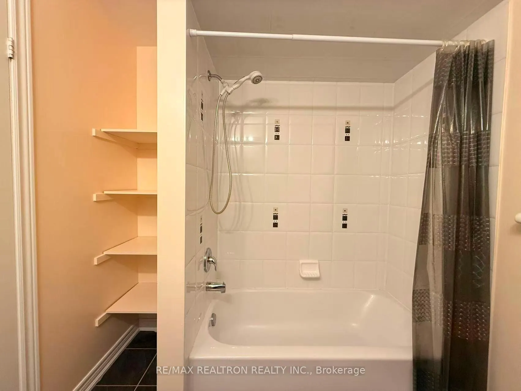 Photo 33 of 7 Hyacinth Street, Markham, Wismer — HOMEH